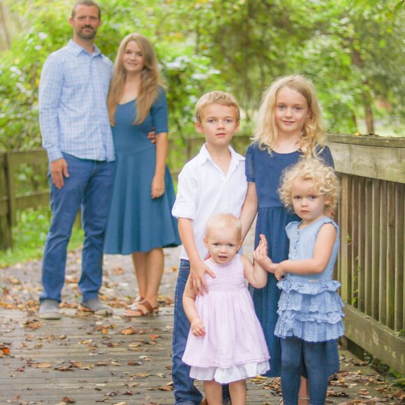 Meet your Posher, Melissa - Picture 3 of 5